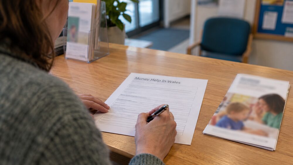 Money help in Wales: free guidance and Welsh support