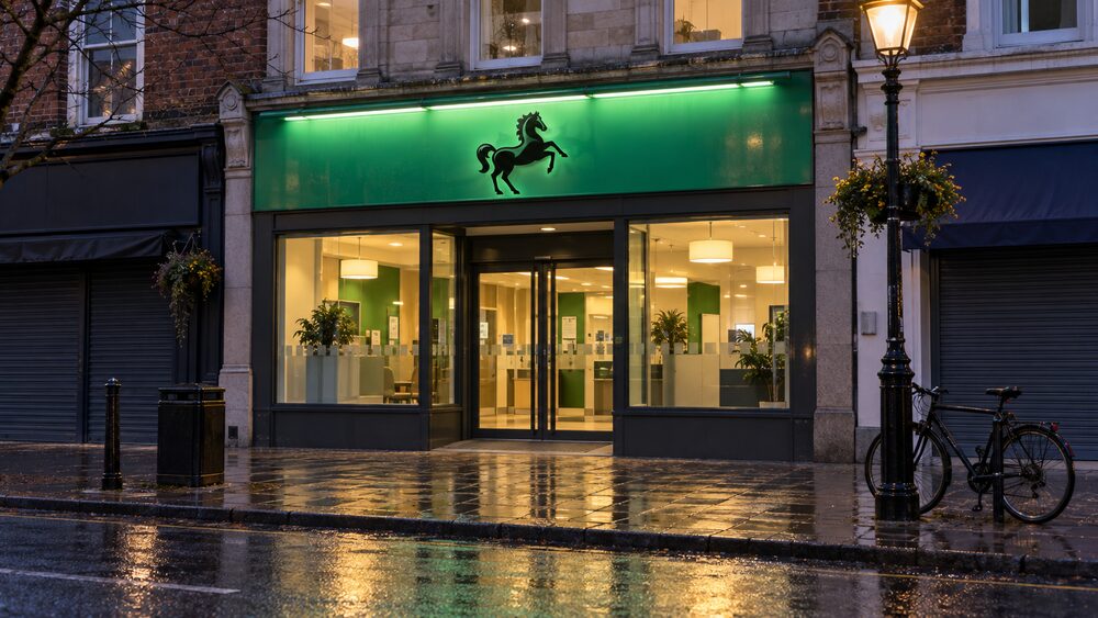 Club Lloyds Saver: Eligibility, Access and Protections