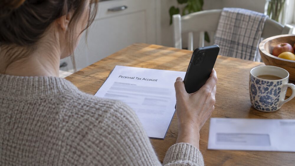 Using the HMRC app and your online account